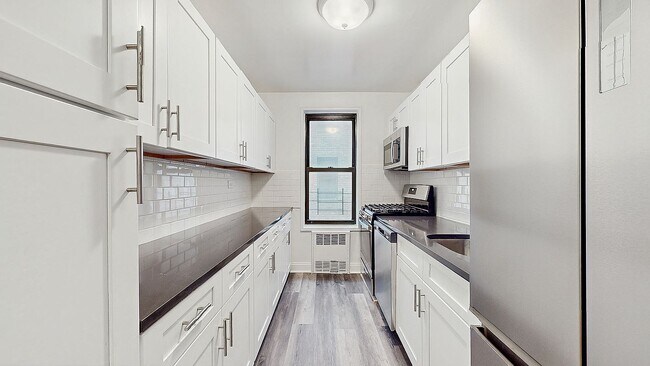 Building Photo - 282 E 35th St
