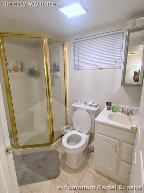 Building Photo - 519 Main St