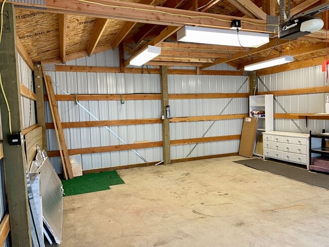 Building Photo - Affordable & Ideally Located 2 Bed 2 Bath ...