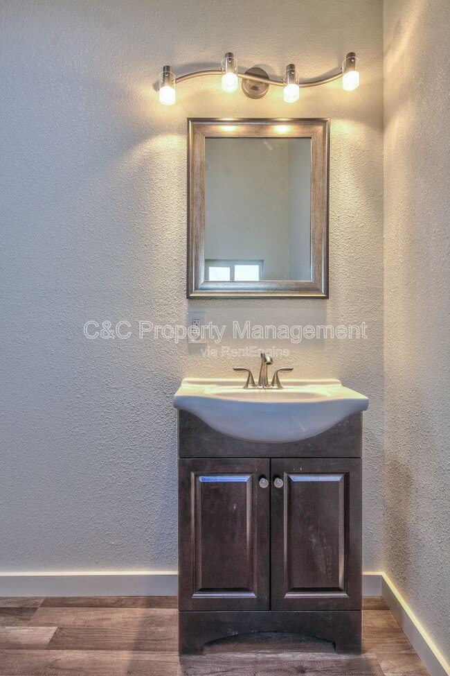 Building Photo - 419 Watson St