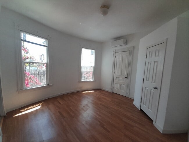 Building Photo - 2644 Orchard Ave