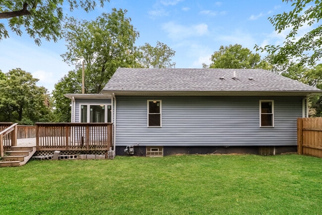 Building Photo - 243 Ridgeway Rd