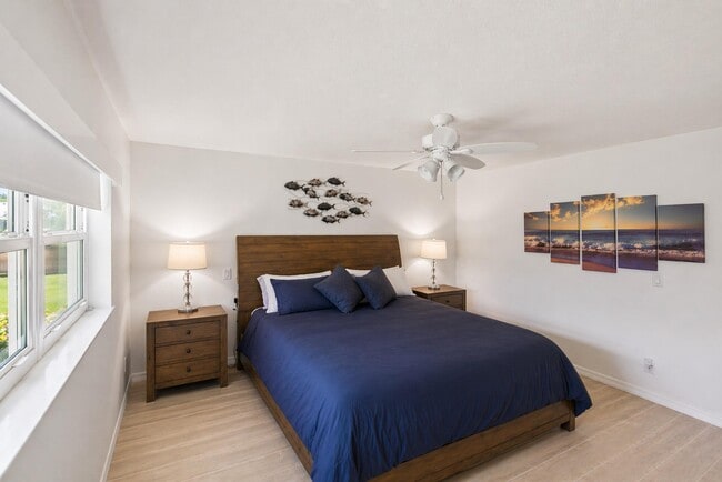 Building Photo - 2066 5th Ct SE