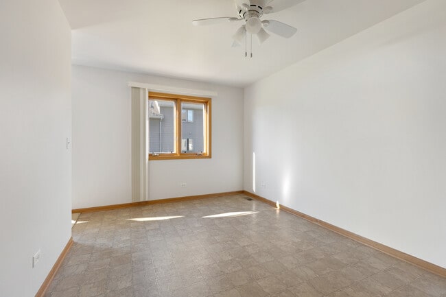 Building Photo - 820 Adam Ln