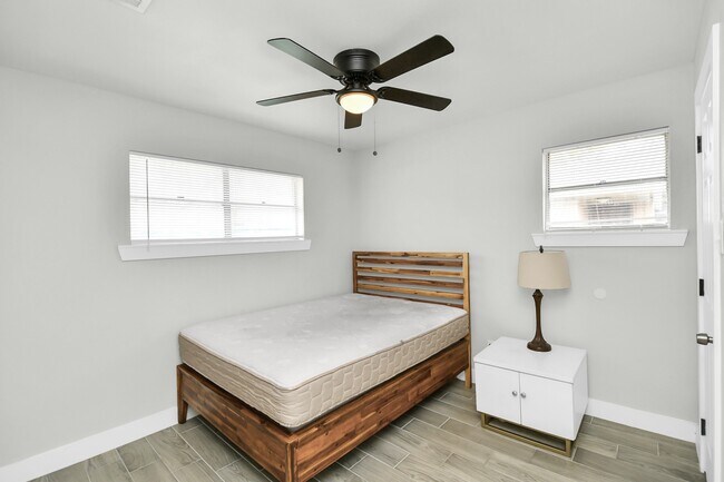 Building Photo - 5435 Pardee St