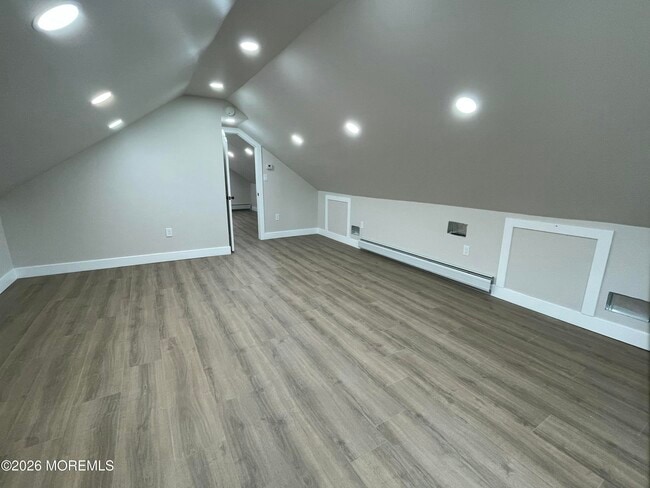 Building Photo - 432 Wells Ave