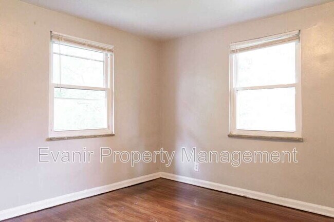 Building Photo - 113 Niagara Ave