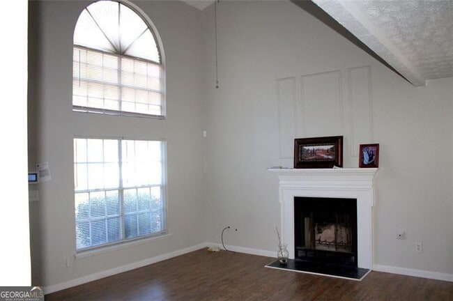 Building Photo - 4879 Ardsley Dr