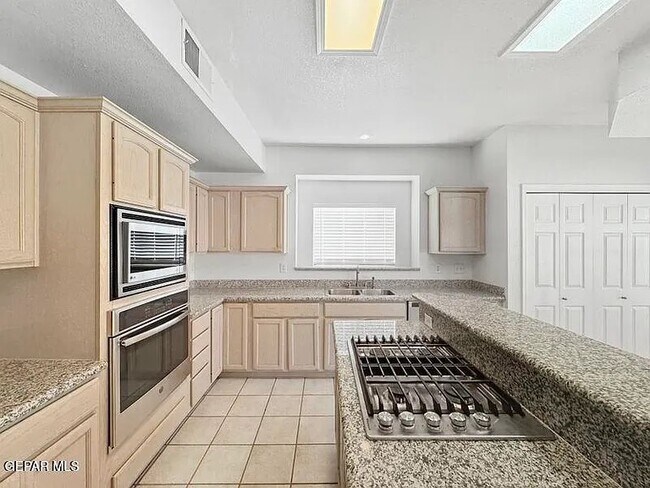 Building Photo - 659 Jeanny Marie Ct