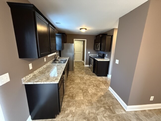 Building Photo - 113 Grassmire Dr