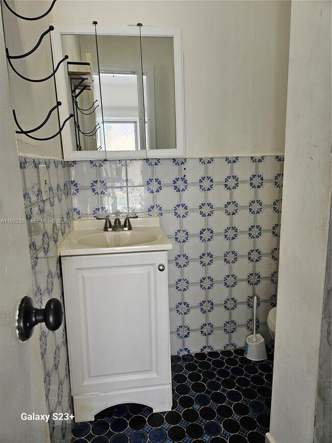 Building Photo - 2019 Fletcher St