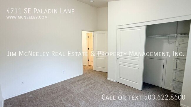 Building Photo - 4711 SE Paladin Ln
