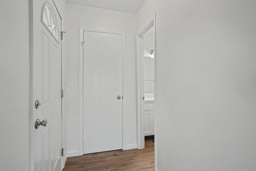 Building Photo - 7711 Brams Hill Dr