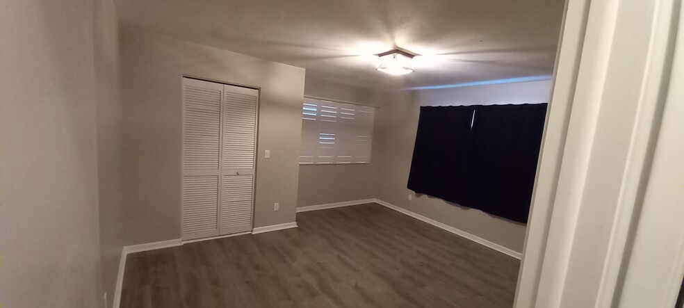 Master bedroom - 2625 Cedar View Ct