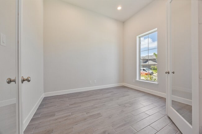 Building Photo - 26310 Meadow Bliss Wy