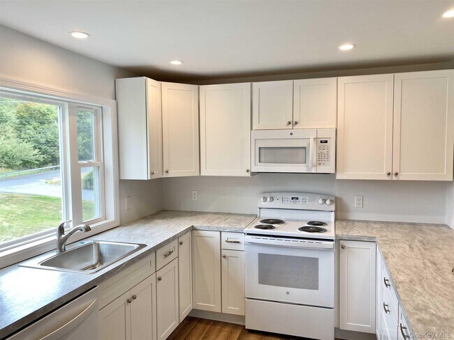 Building Photo - 58 W Dorsey Ln