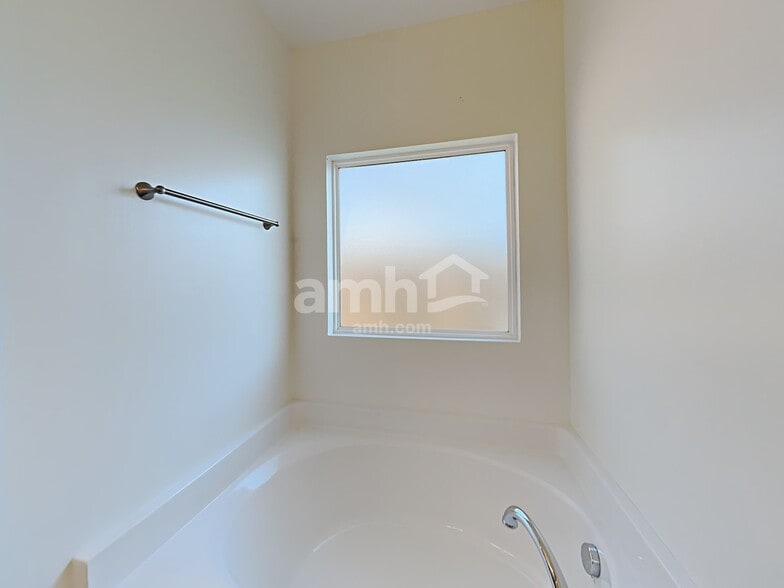 Building Photo - 2055 Shafer Dr