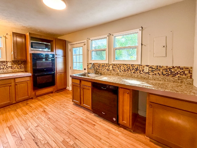 Building Photo - 301 Ragland St