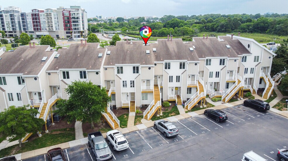 Building Photo - 100 Pinewood Rd