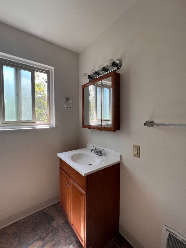Building Photo - 3043 NE 140th St