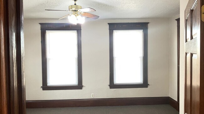 Building Photo - Available NOW!!  3 Bedroom Upper Level Dup...