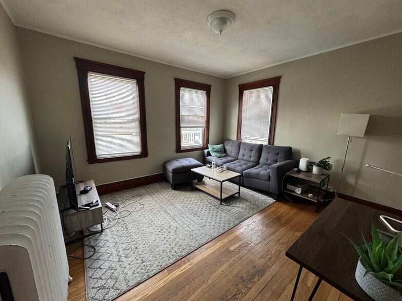 Building Photo - 75 Pinkert St