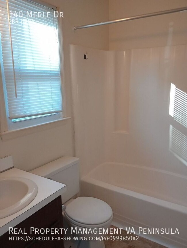 Building Photo - 140 Merle Dr