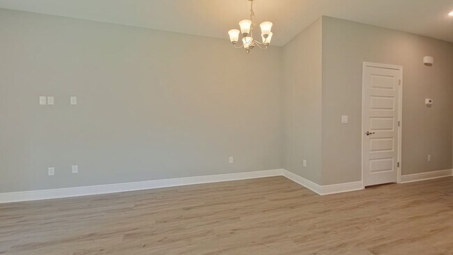 Building Photo - 840 Fairview Dr