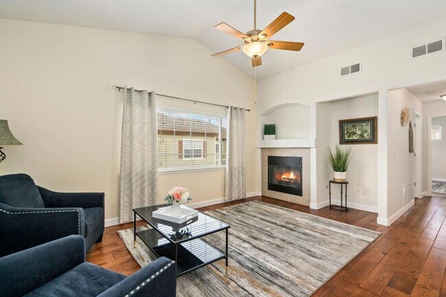 Building Photo - 5014 Brookfield Dr