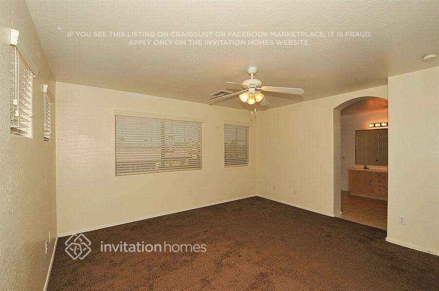 Building Photo - 7111 N 77th Dr