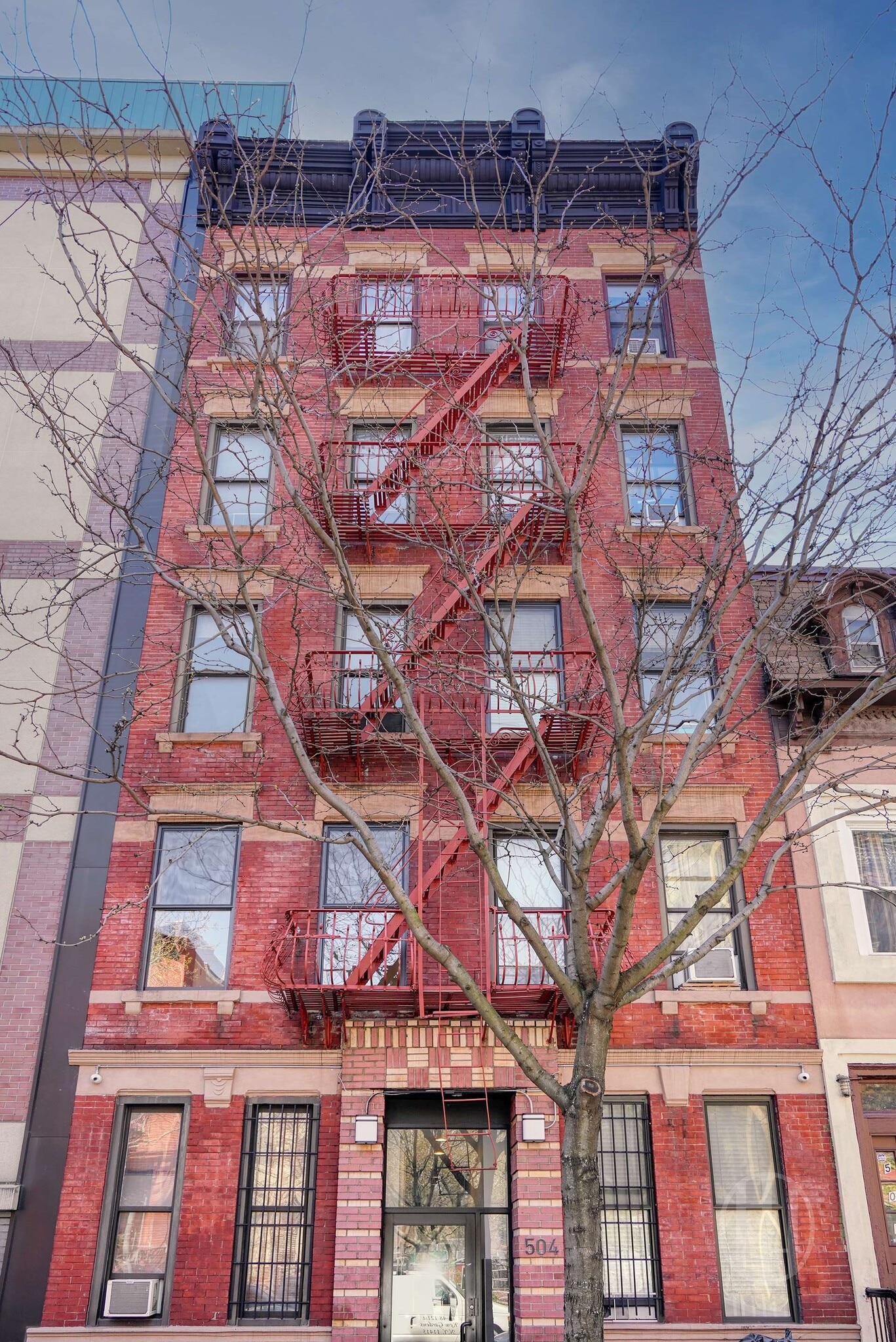 Building Photo - 504 E 118th St