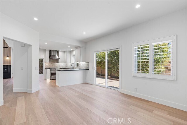 Building Photo - 2750 Point Del Mar