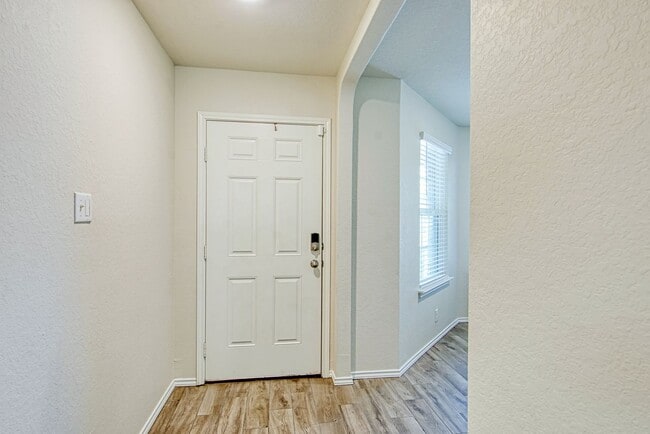 Building Photo - Kendall Brook Unit 1B