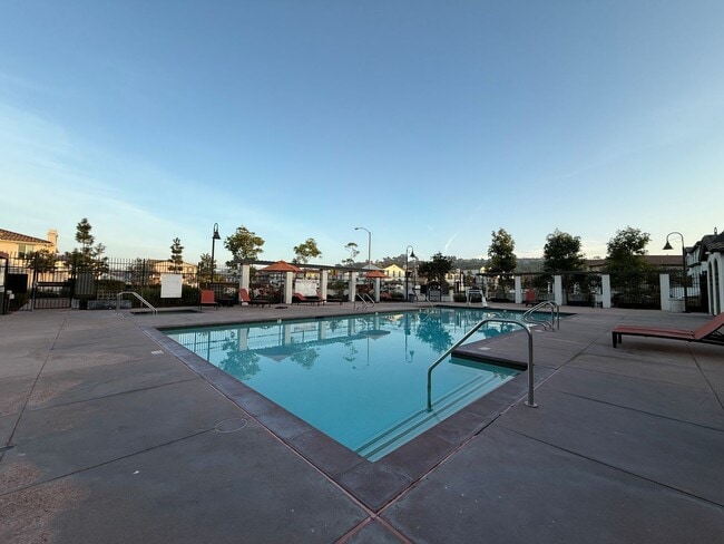 Building Photo - Great 2B/2.5BA Townhome in Oceanside!