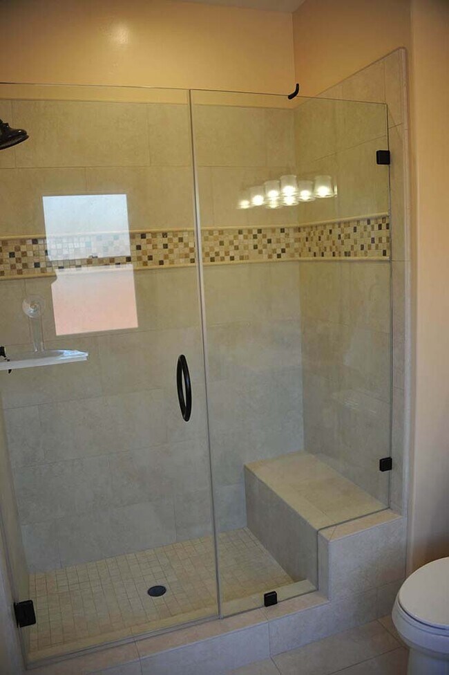 Building Photo - 225 W Angela St