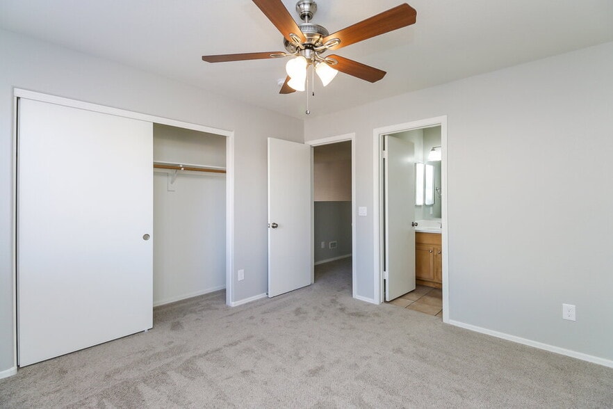 Building Photo - 10602 W Rosewood Dr