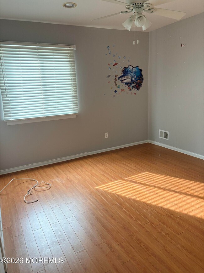 Building Photo - 210 Henderson Ct