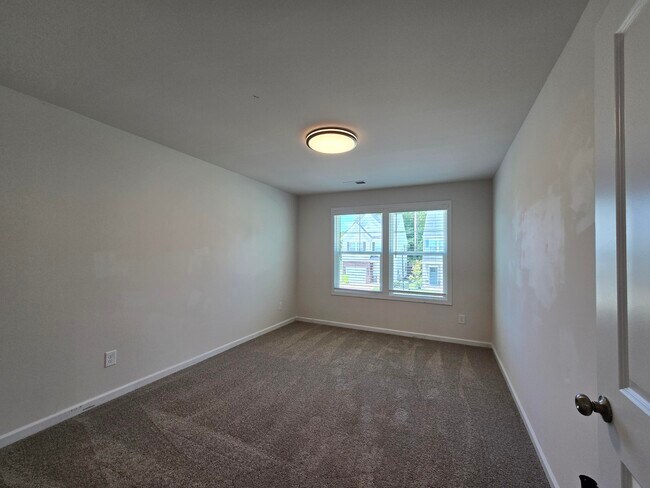 Building Photo - 1032 Crescent Moon Lp