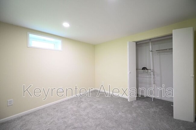 Building Photo - 2826 James Dr