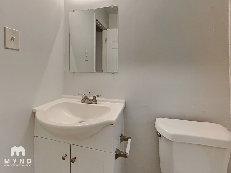 Building Photo - 301 Edgegreen Dr