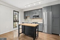 Building Photo - 1320 Fenwick Ln