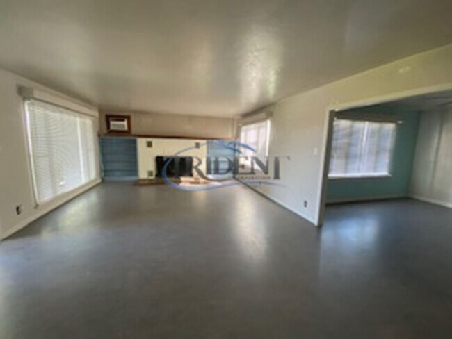 Building Photo - 2 bedroom, 2 bath house, plus a bonus room, located in the country.