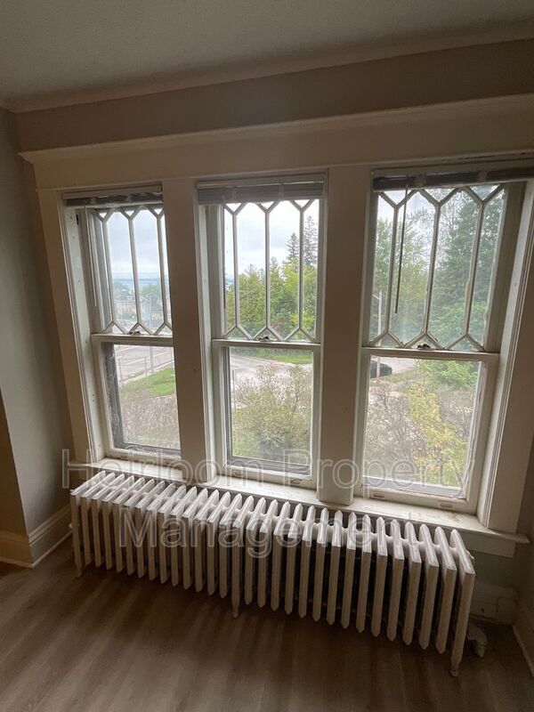 Building Photo - 601 Woodland Ave