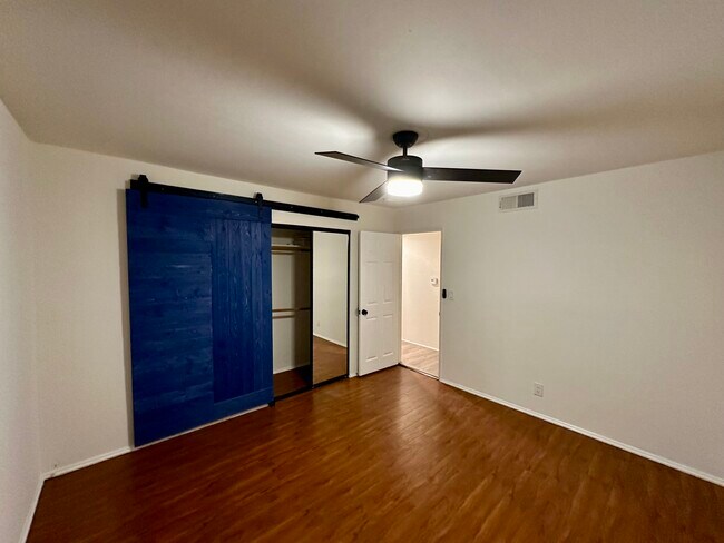 Second bedroom - 5303 Alhama Dr