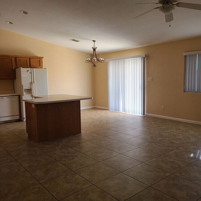 Building Photo - Desirable Corner lot with 2 car garage!