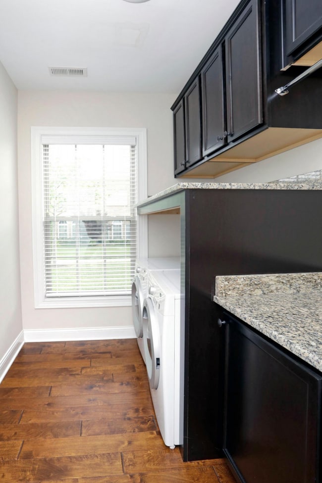 Building Photo - Gorgeous 3 bedroom townhome in Beaumont!