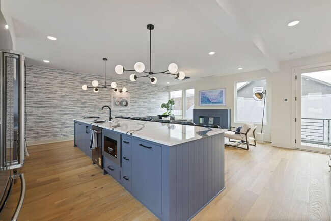 Building Photo - 1117 3rd Ave S