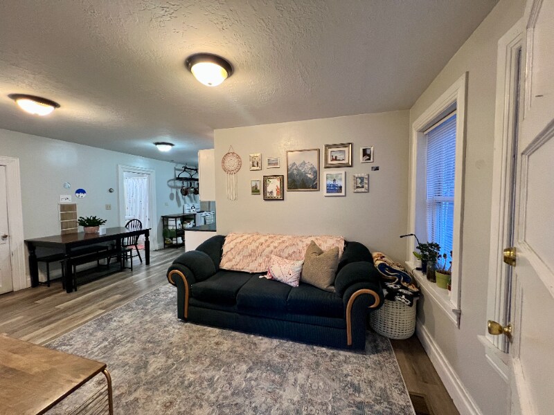 Building Photo - 681 N 100 E