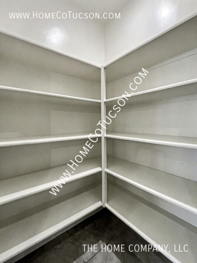 Building Photo - 7140 S Via Gaucho Viejo