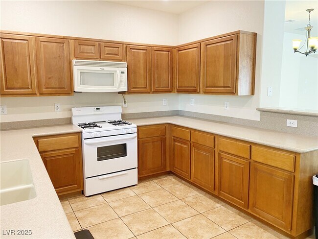 Building Photo - 4821 Longshot Dr